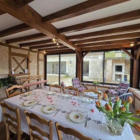 Maison Spacieuse Avec Piscine, Salle De Sport, Et Equipements Complets A - Fr-1-616-2 Villamblard