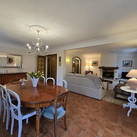 Casa de Férias Maison Spacieuse Avec Piscine, Salle De Sport, Et équipements Complets à - Fr-1-616-2 Villamblard