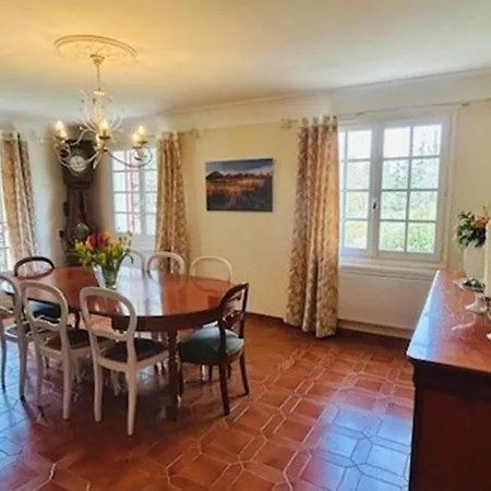 Casa di campagna Maison Spacieuse Avec Piscine, Salle De Sport, Et équipements Complets à - Fr-1-616-2