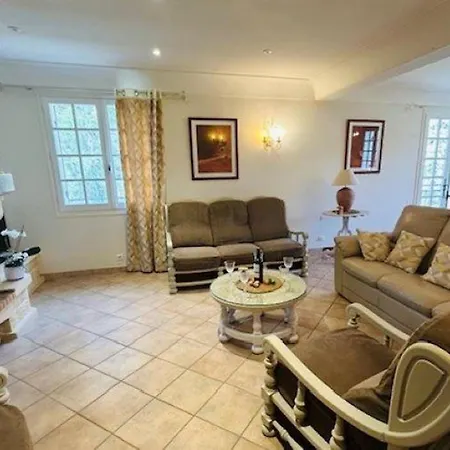Maison Spacieuse Avec Piscine, Salle De Sport, Et Equipements Complets A - Fr-1-616-2 Holiday home *