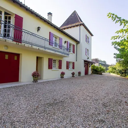 Casa di campagna Maison Spacieuse Avec Piscine, Salle De Sport, Et équipements Complets à - Fr-1-616-2 Villamblard