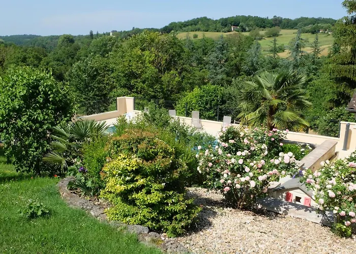 Maison Spacieuse Avec Piscine, Salle De Sport, Et équipements Complets à - Fr-1-616-2 *