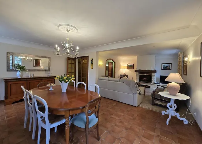 Сasa de vacaciones Maison Spacieuse Avec Piscine, Salle De Sport, Et équipements Complets à - Fr-1-616-2 Villamblard